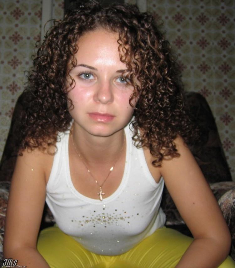 Частные фотки молодой девицы