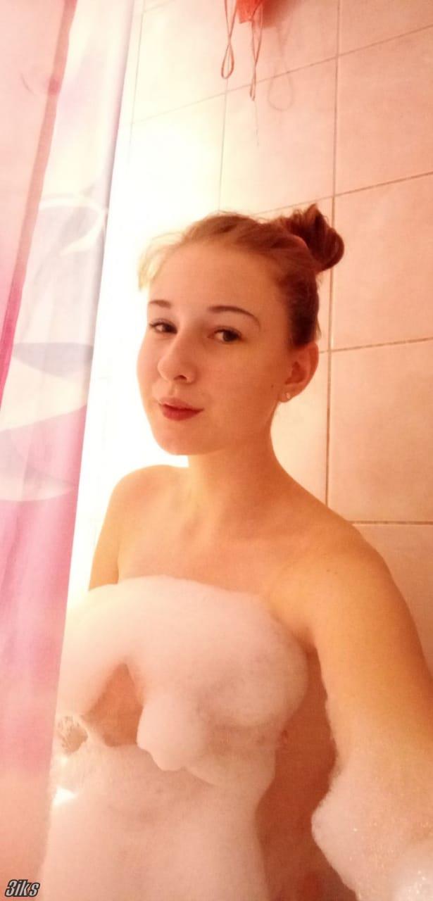 Молоденькая сосочка(18 лет)