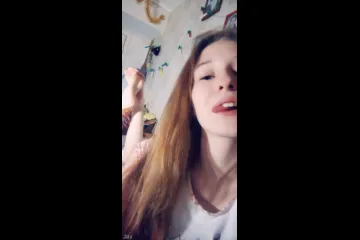 Молоденькая сосочка(18 лет)